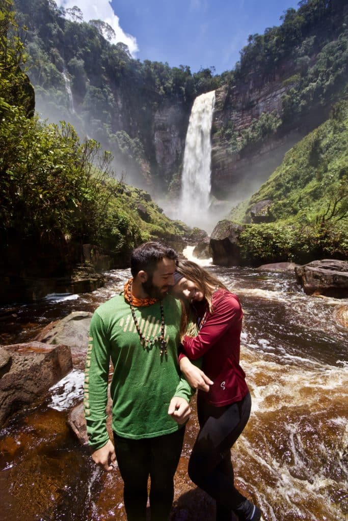 “Dos locos de viaje”: los youtubers venezolanos que incentivan el turismo nacional