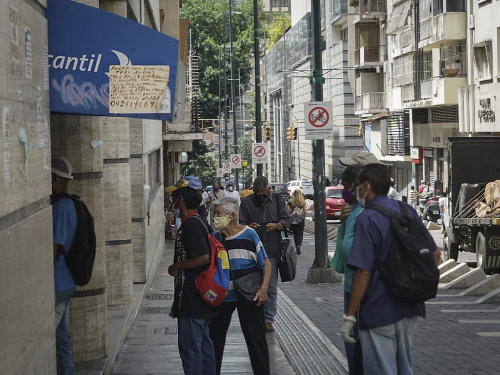 Cajeros automáticos en Venezuela seguirán disminuyendo pero no desaparecerán