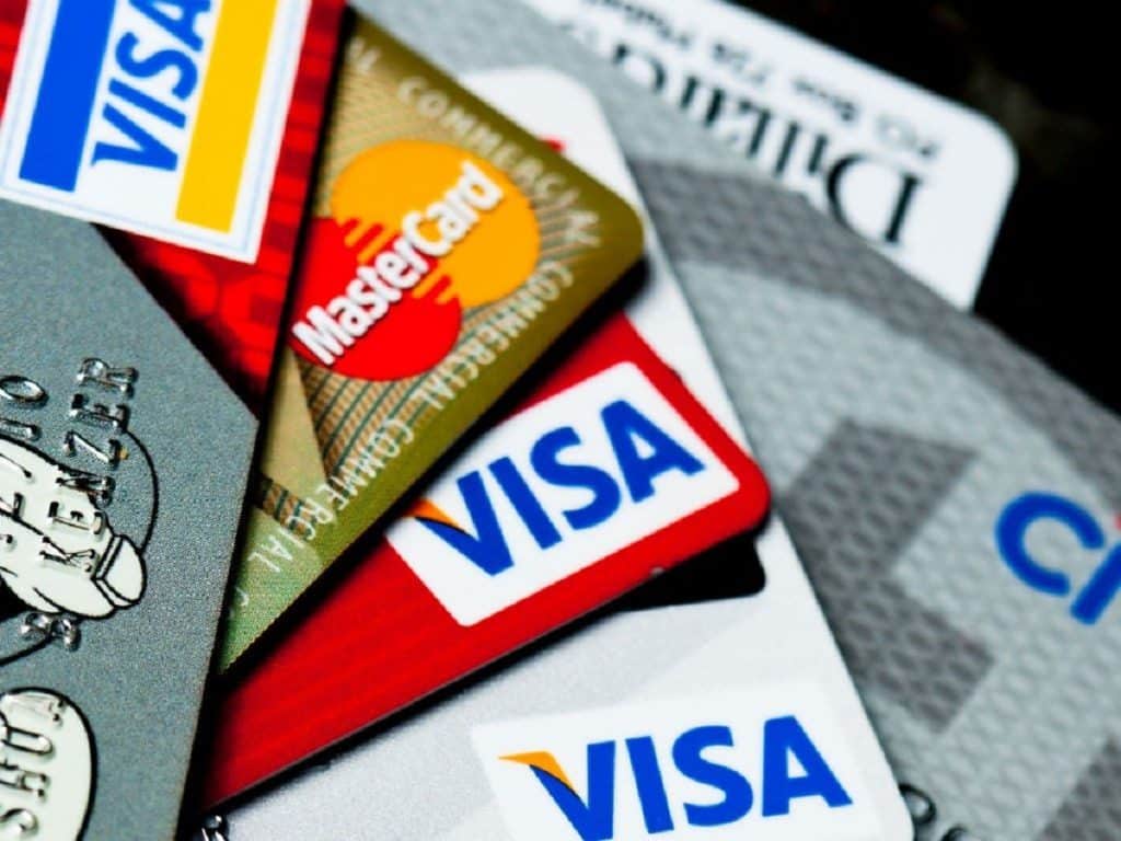 Los nuevos servicios y límites de tarjetas de crédito que anunciaron los bancos en Venezuela