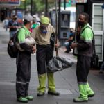 La enorme brecha entre los salarios de los trabajadores del sector público y el privado en Venezuela