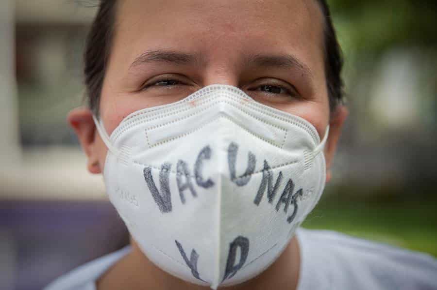 Protesta por vacunas