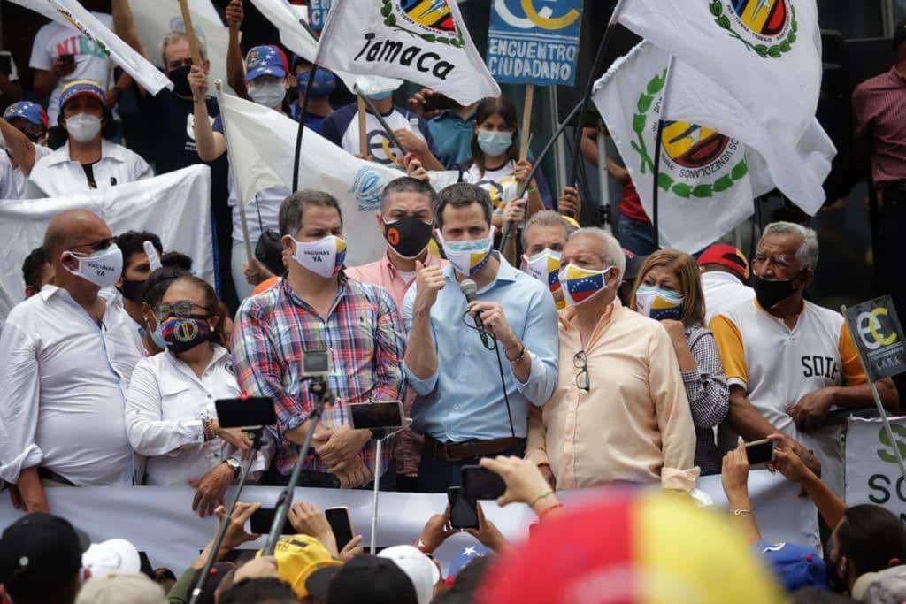 Las imágenes de las protestas por salarios dignos y acceso a vacunas en Venezuela