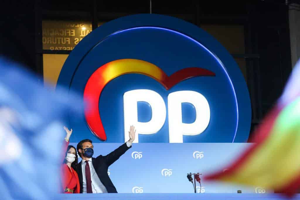Díaz Ayuso arrasa en las elecciones de Madrid y la derecha seguirá gobernando