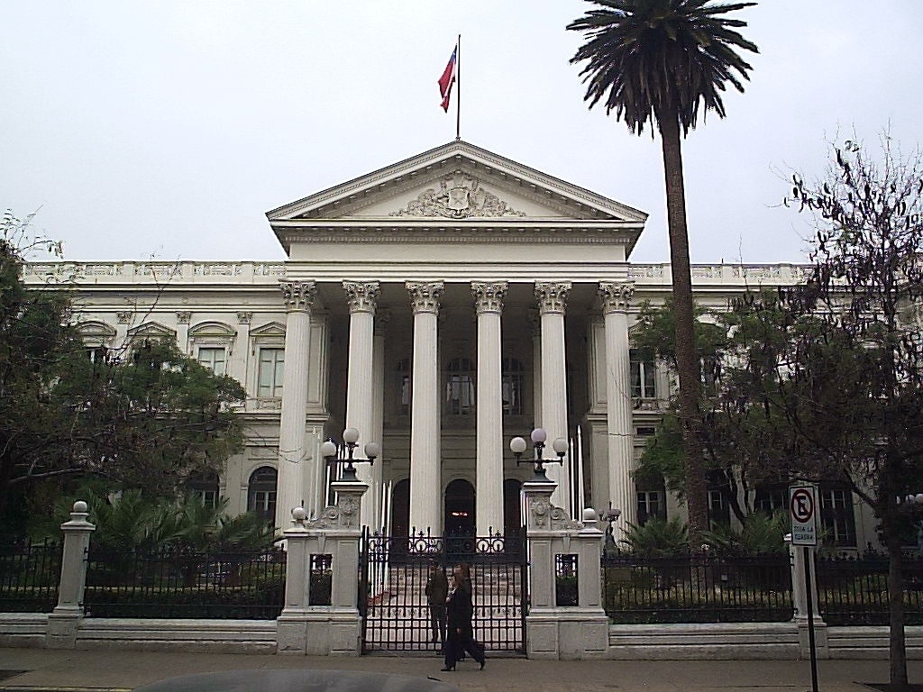 Chile elige a los encargados de redactar su nueva Constitución