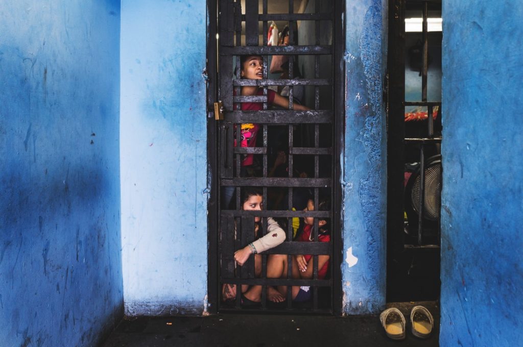 Mujeres en las cárceles, una crisis que refleja el hacinamiento y violencia sexual