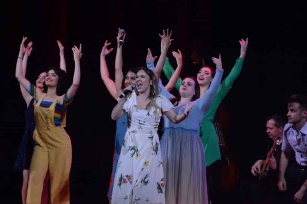 La venezolana que lleva el teatro musical a TikTok para los latinos en Estados Unidos