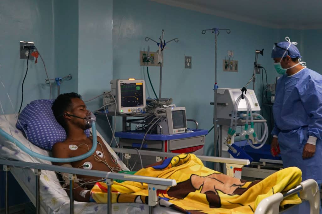 Las historias que se cruzan detrás de la recuperación del Hospital Rafael Medina Jiménez de Pariata