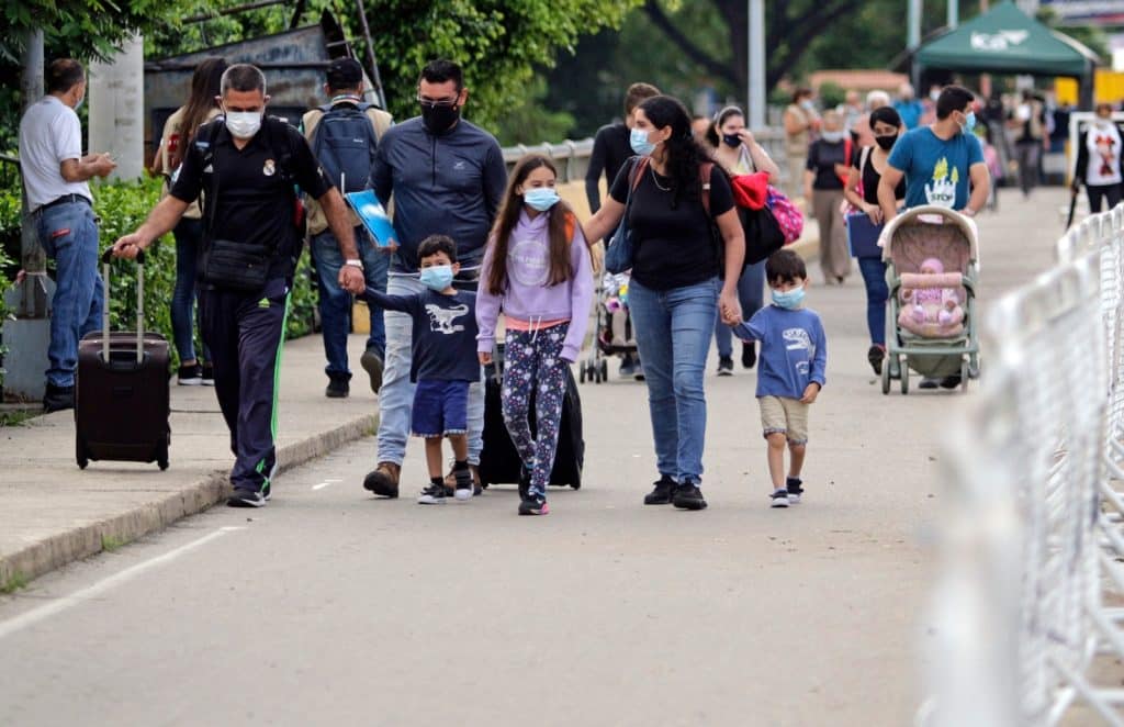 Puente internacional de Colombia domingo - Migrantes venezolanos