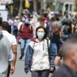 ¿Cuáles son los países que eliminaron el uso del tapabocas en espacios abiertos?