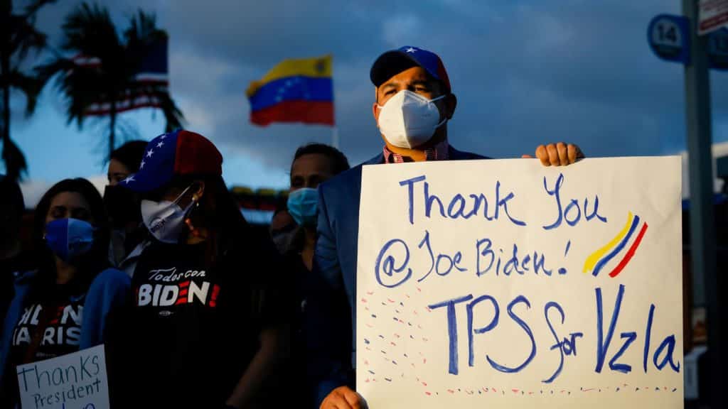 Gobierno interino solicitó a Biden extender permisos de trabajo y TPS a venezolanos en EE UU