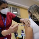 Los requisitos que exigen a los venezolanos irregulares en Chile para vacunarse
