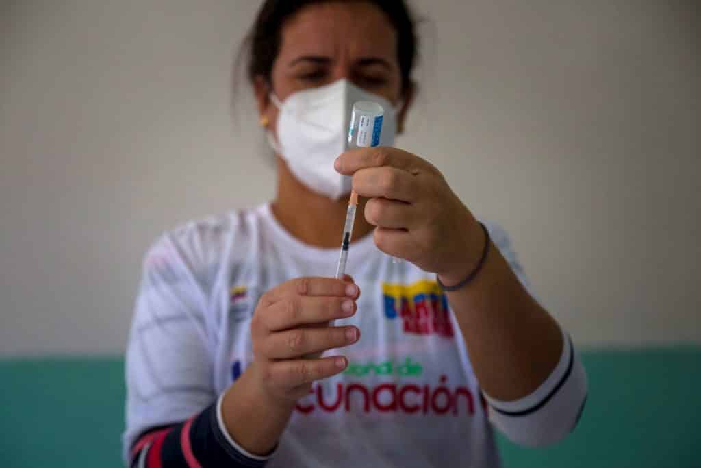 La vacunación contra el covid-19 avanza despacio en Venezuela
