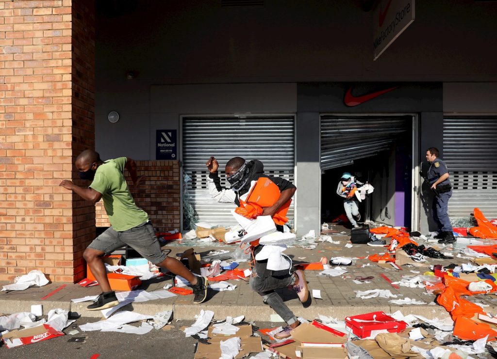 Al menos 45 muertos en Suráfrica: ¿Qué ocasionó la ola de violencia y saqueos masivos?
