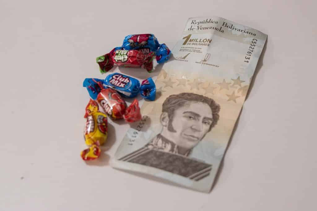 La corta vida del billete de un millón de bolívares
