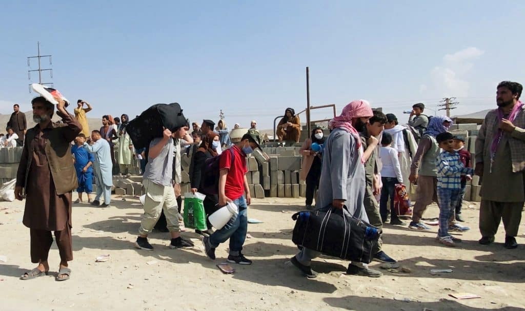 ¿Qué países están acogiendo temporalmente a refugiados afganos?