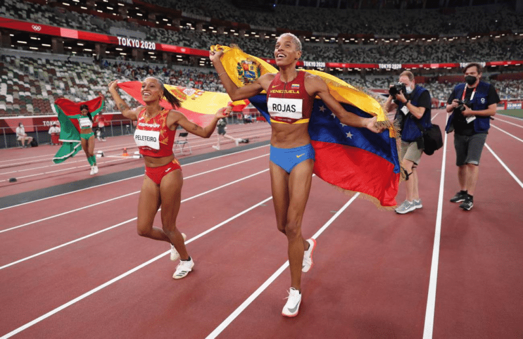 ¿Quién es Ana Peleteiro, la medallista española que celebró el triunfo de Yulimar Rojas?