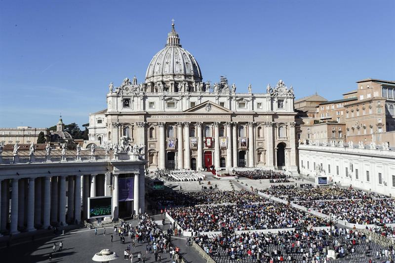 El Vaticano afirma que el papa emérito condenó los abusos sexuales y se reunió con las víctimas