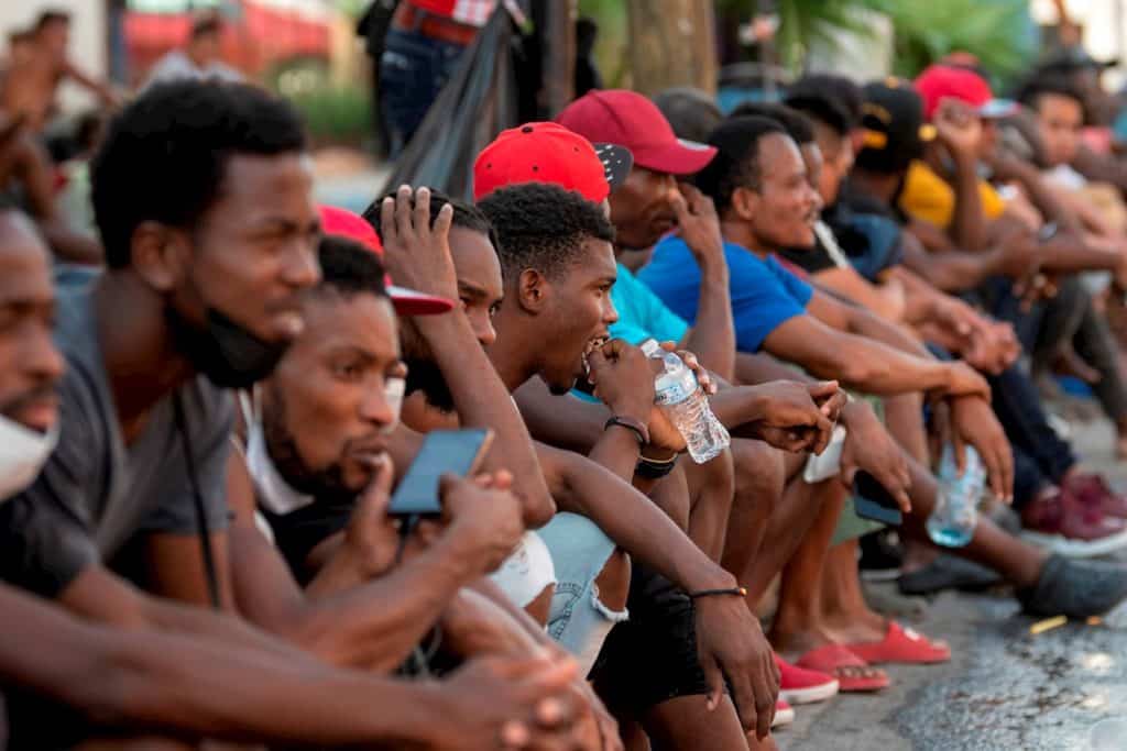 Qué se sabe sobre la deportación de cientos de migrantes haitianos de Estados Unidos