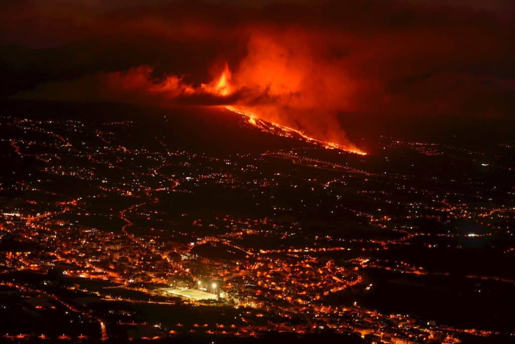 Volcán que hizo erupción en España arrasó con 166 casas en La Palma