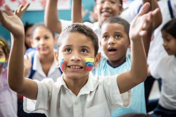 Factores económicos y culturales impiden a los venezolanos tener una sonrisa saludable