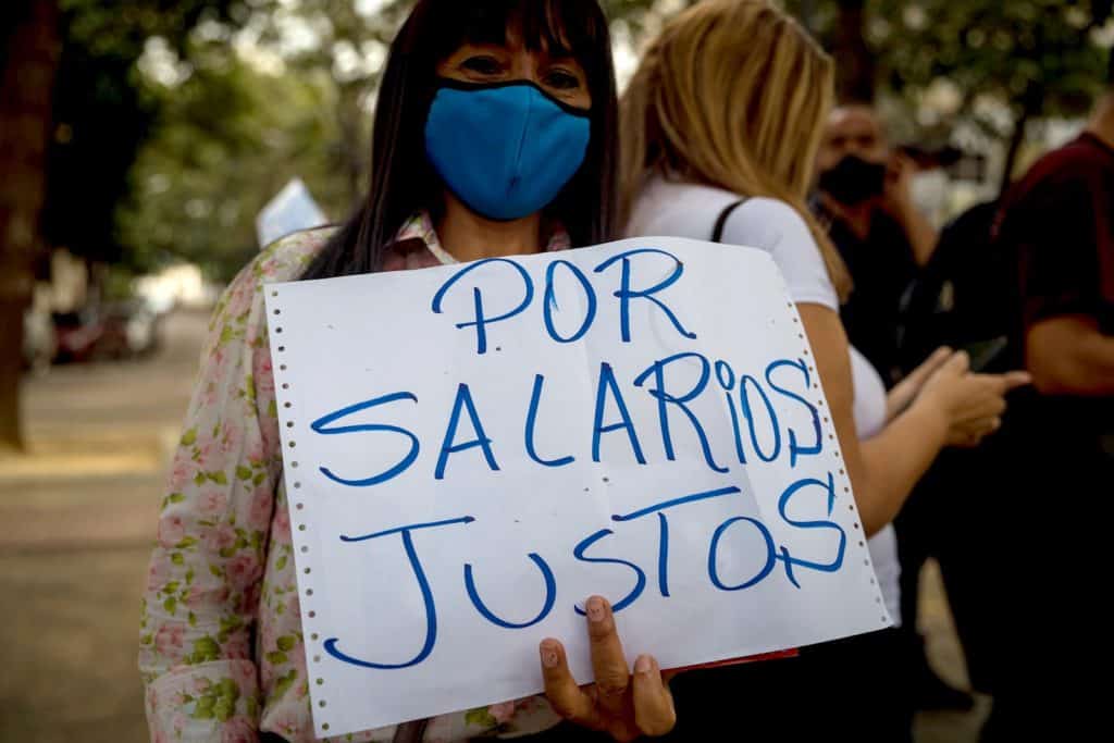Trabajadores públicos en Venezuela exigen que el salario sea de 450 dólares mensuales