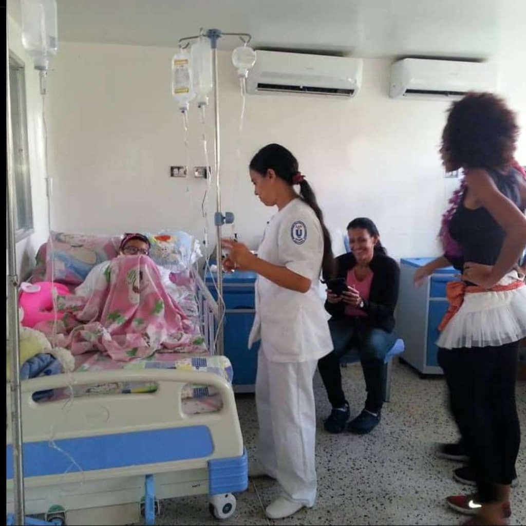 La pedagogía hospitalaria: una labor que salva vidas de niños en Venezuela y necesita más apoyo