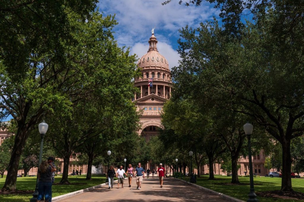 Texas apunta a tomar medidas contra las píldoras abortivas enviadas por correo