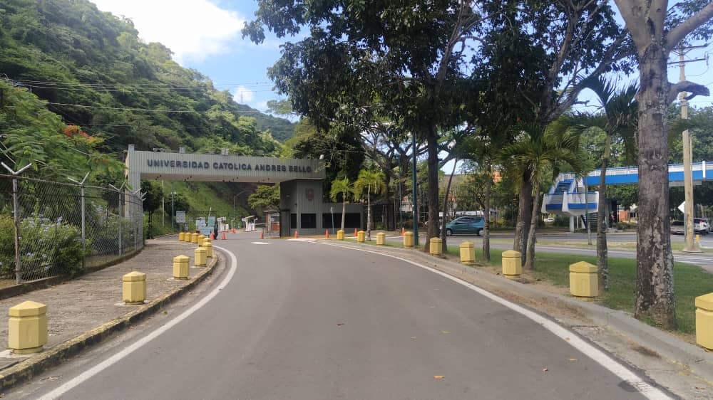 Universidades de Caracas mantienen la semipresencialidad de las clases
