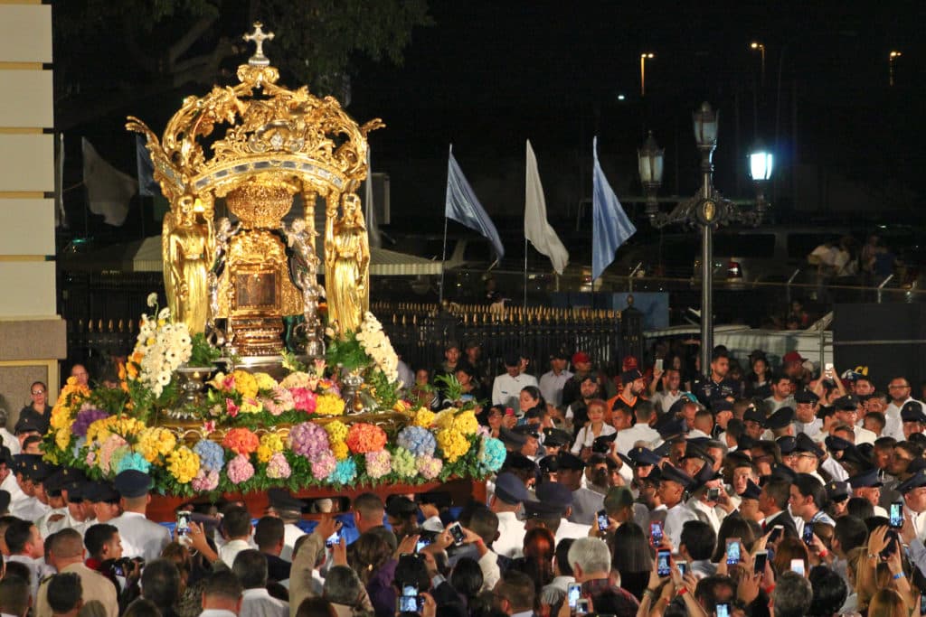 Feligreses celebran a la Virgen de Chiquinquirá este 18 de noviembre