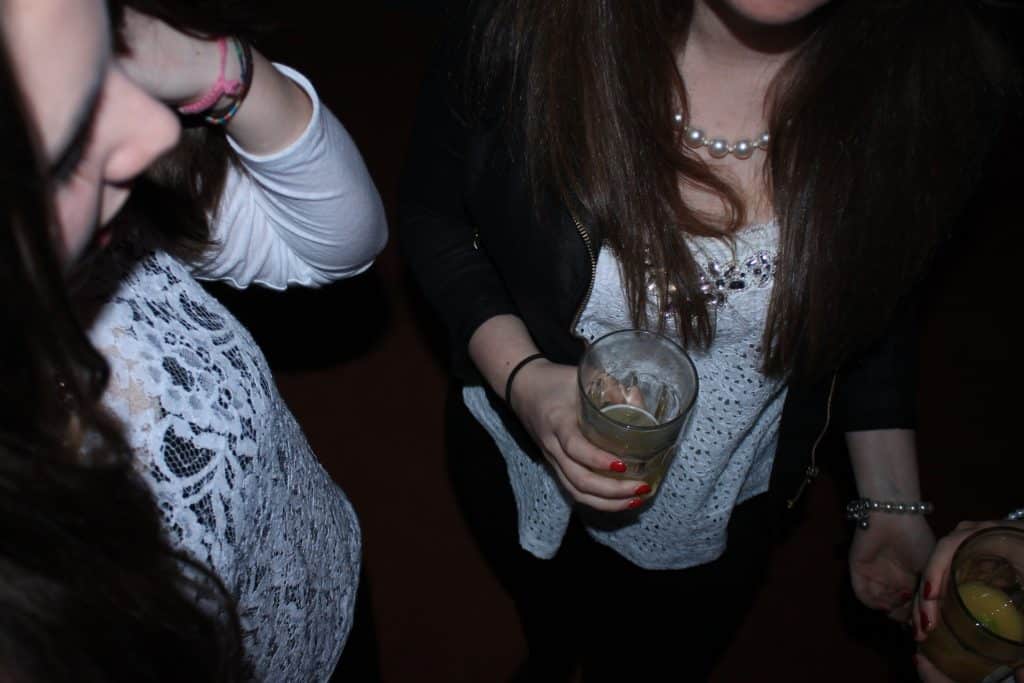 El consumo de alcohol en la adolescencia aumenta el riesgo de padecer cáncer de mama
