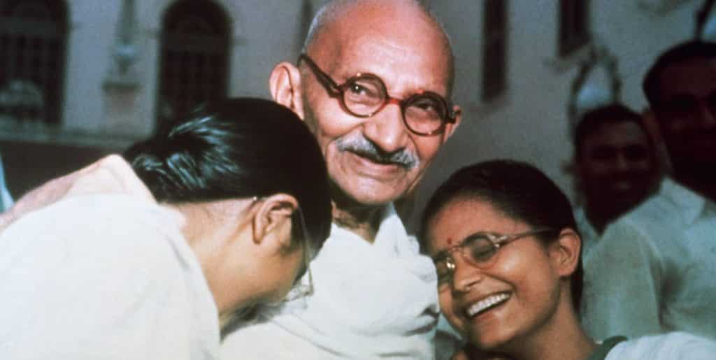 Mahatma Gandhi, el alma grande pionero en la no violencia