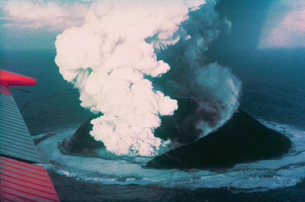 Observar las bombas volcánicas a medida que se forman y no explotan es casi imposible, por lo que los investigadores resolvieron el misterio de cómo se forman con un nuevo modelo matemático