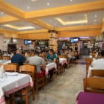 Semáforo de acceso en comercios, centros comerciales, restaurantes y panaderias en Caracas El Diario by José Daniel Ramos