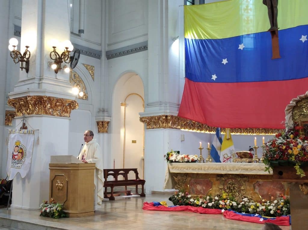 A La Chinita la adoptaron como la Virgen de los venezolanos en Argentina