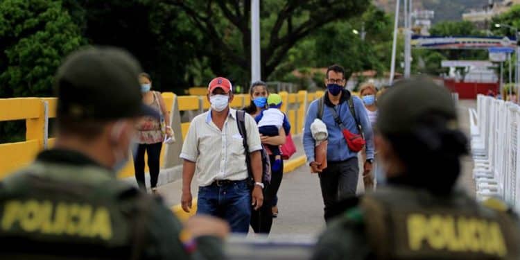 Venezolanos en Colombia: ¿Para qué sirve el carnet fronterizo?