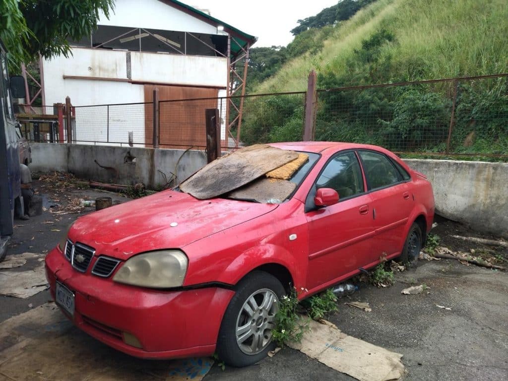 “Tendré que acostumbrarme al metro”: la conclusión de un adulto mayor de Caracas que no tiene recursos para reparar su carro