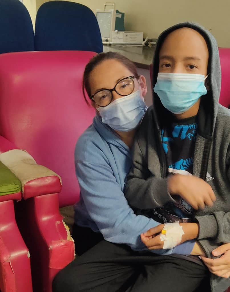 a Sebastian Morillo, de 13 años de edad cumplió 14 días hospitalizado por una infección que contrajo luego de una recaída