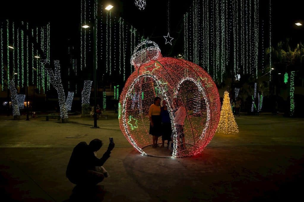 10 imágenes de cómo lucen algunos espacios de Caracas durante la temporada navideña