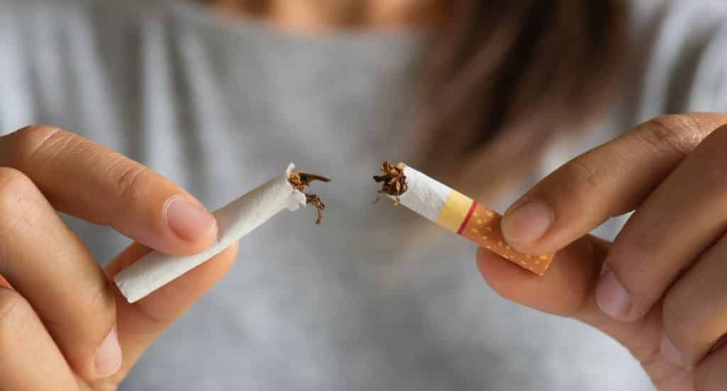 El proyecto de ley de Nueva Zelanda que busca impedir a personas de 14 años o menos empiecen a fumar