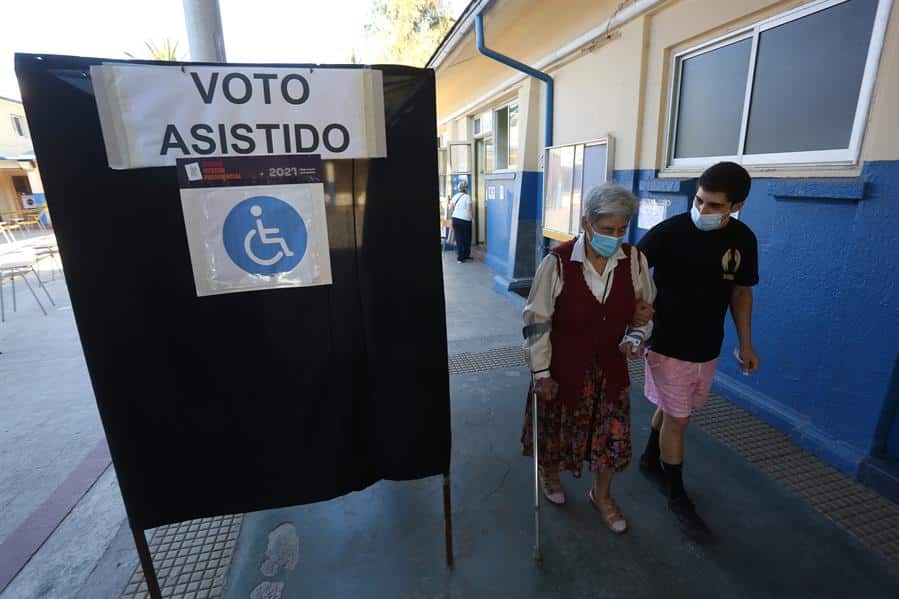 Chile: con el 50 % de mesas de votación escrutadas, Kast se adelantó a reconocer el “triunfo” de Boric