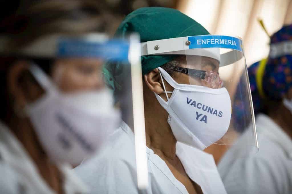 Más de la mitad de la población en Latinoamérica está vacunada contra el covid-19: ¿Cuáles son los países con menos inoculados?
