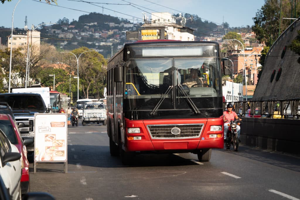 Caracas bus servicio de transporte público pasaje precios El Diario by José Daniel Ramos aumento diésel pasaje