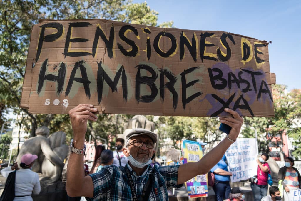 Protesta de trabajadores, jubilados y pensionados del sector educación profesores maestros salario digno El Diario by José Daniel Ramos bono jubilados