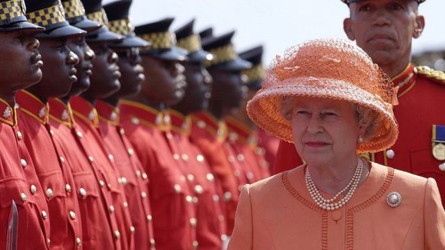 70 años en el trono: los seis momentos que han marcado el reinado de Isabel II 