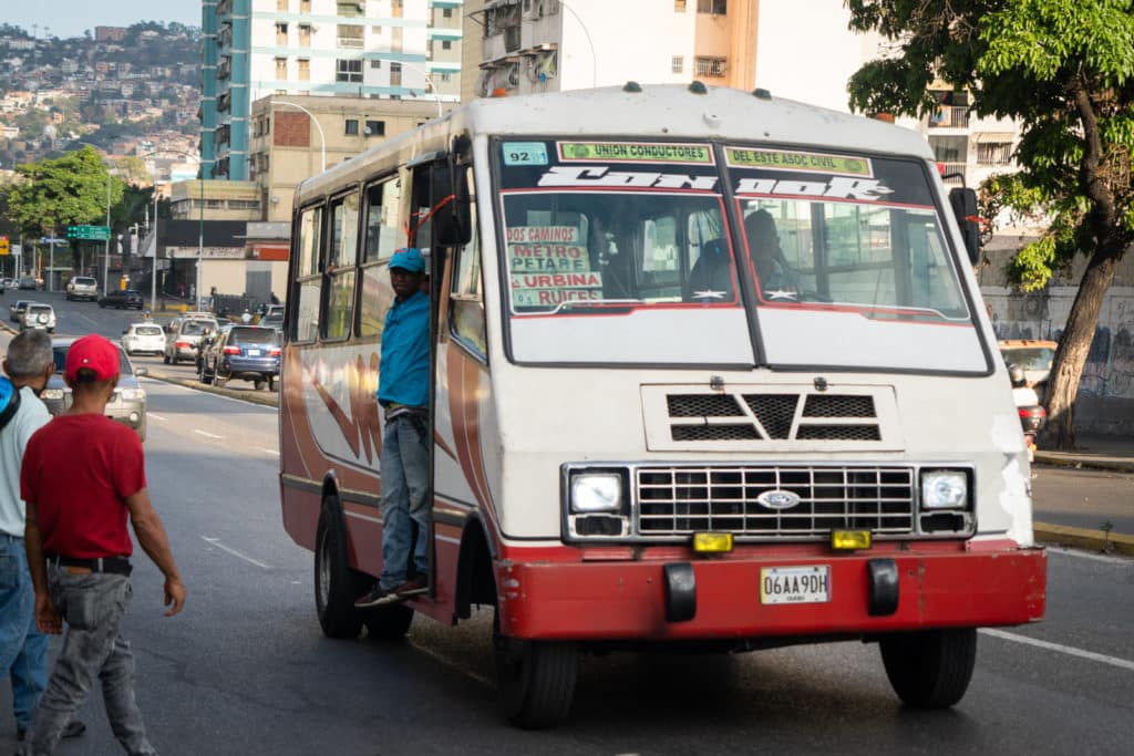 Caracas bus servicio de transporte público pasaje precios El Diario by José Daniel Ramos transportistas