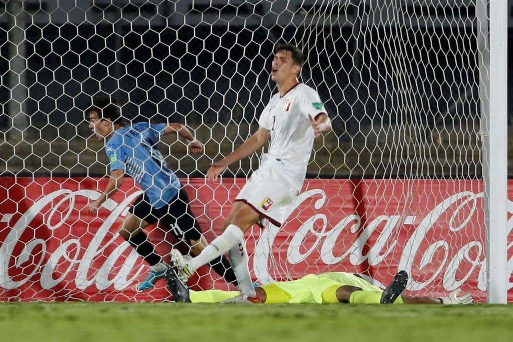 La Vinotinto cayó por goleada 4-1 ante una Uruguay que sueña con Catar 2022