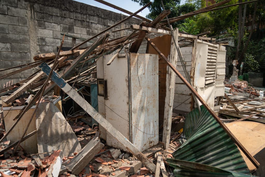 Derrumbe de la frutería Biruma en Altamira, Chacao Caracas Alcaldía demolición