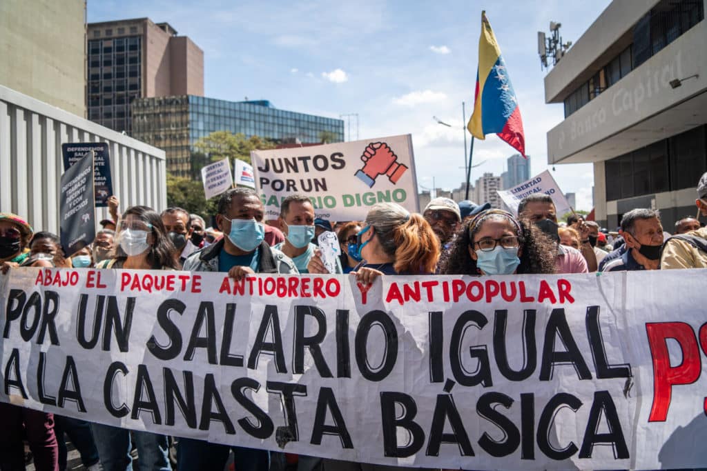 Protesta de trabajadores, jubilados y pensionados del metro de caracas salario digno El Diario by José Daniel Ramos