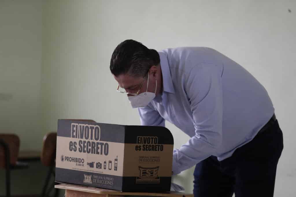 Elecciones en Costa Rica: José María Figueres y Rodrigo Chaves se disputarán la Presidencia en una segunda vuelta 