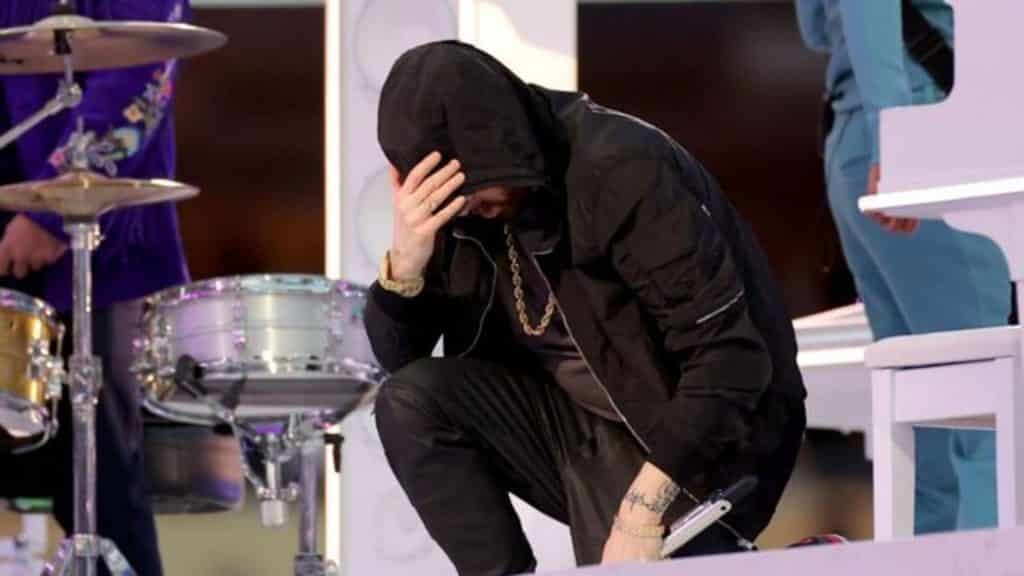Super Bowl 2022: el gesto de Eminem en el show de medio tiempo que evocó la lucha contra el racismo